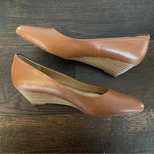 Me Too “Bryana 4” leather wedge pumps